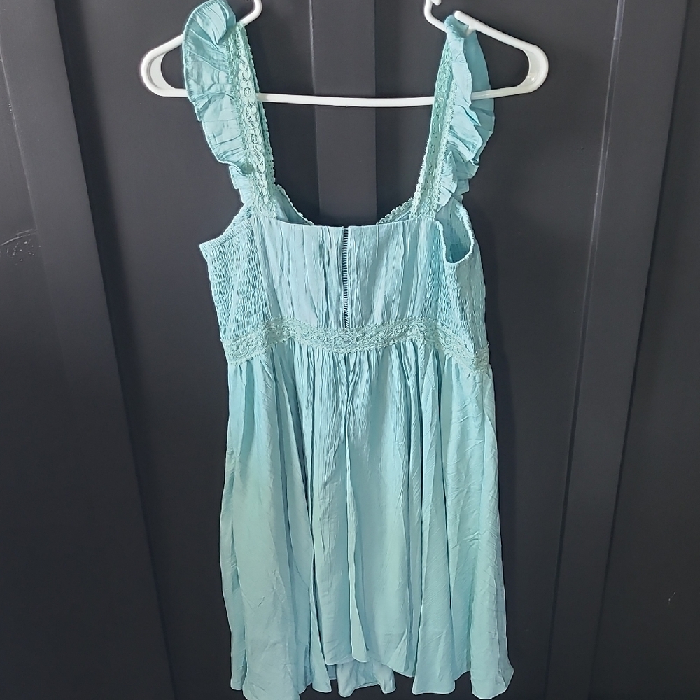 Pink Lily Lace Trimmed Seafoam Dress - Picture 3 of 6
